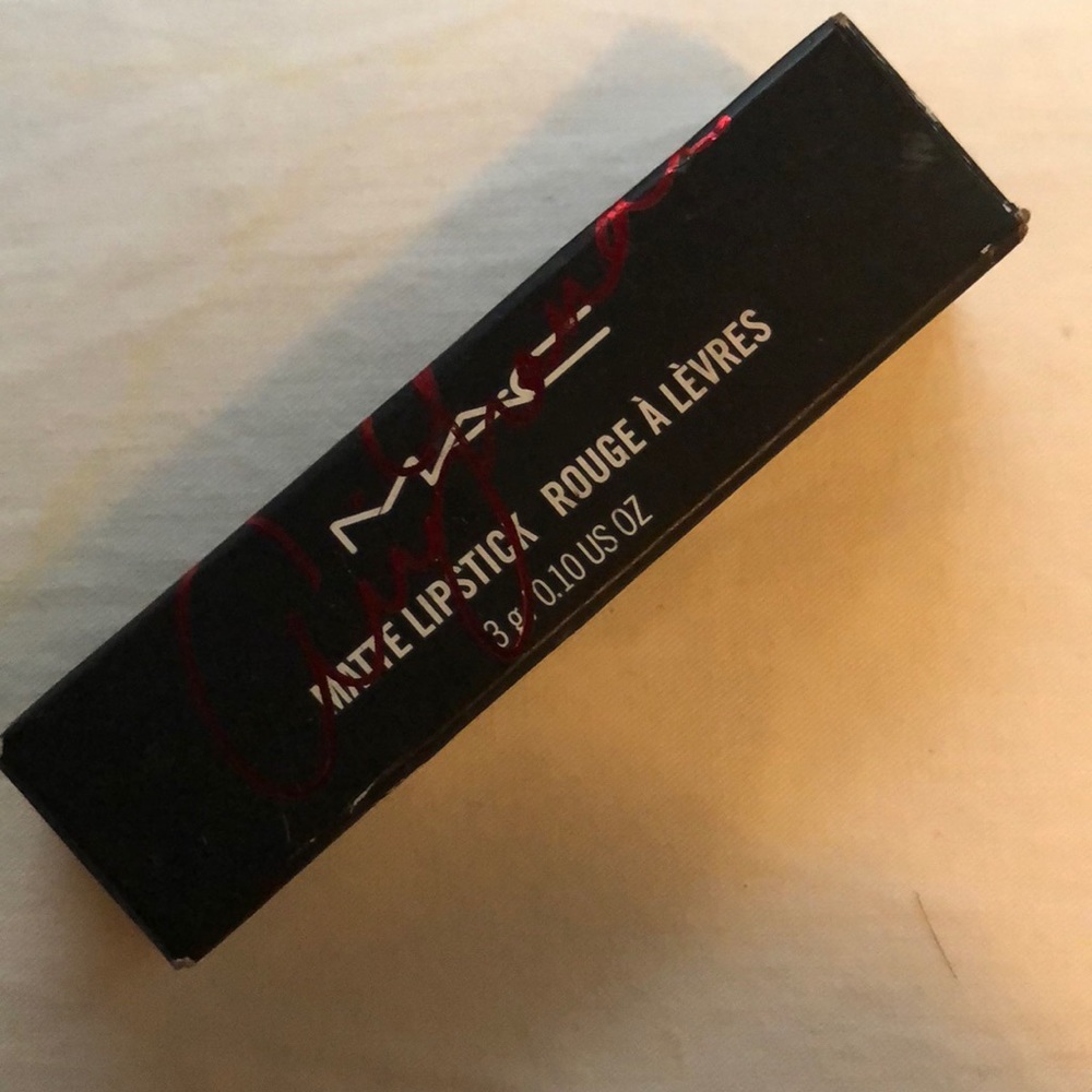 MAC Matte Lipstick Rouge A Levres